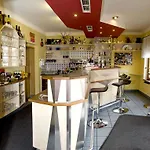 Gaestehaus Cafe Andrea בית הארחה 3*
