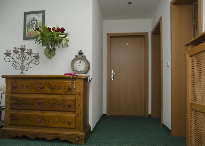 Gaestehaus Cafe Andrea بيت ضيافة Köflach