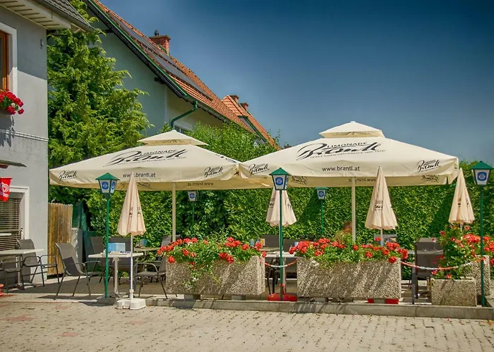 بيت ضيافة Gaestehaus Cafe Andrea Köflach