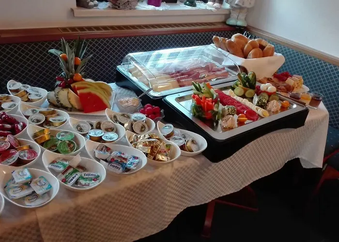 Gaestehaus Cafe Andrea بيت ضيافة Köflach